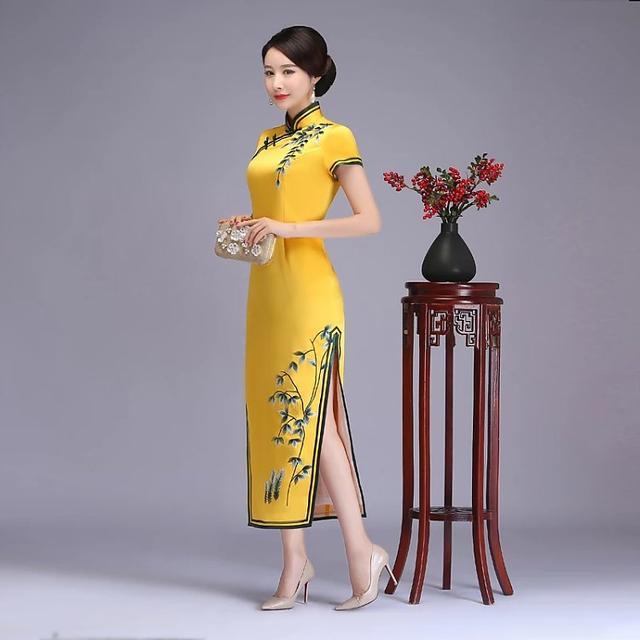 高级定制黄色水草绣花旗袍体现中国女人品味